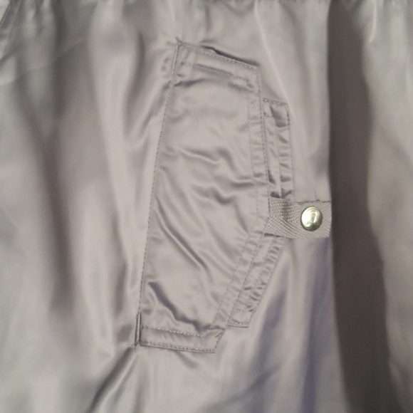 Lululemon wanderful Capelet - Picture 10 of 13